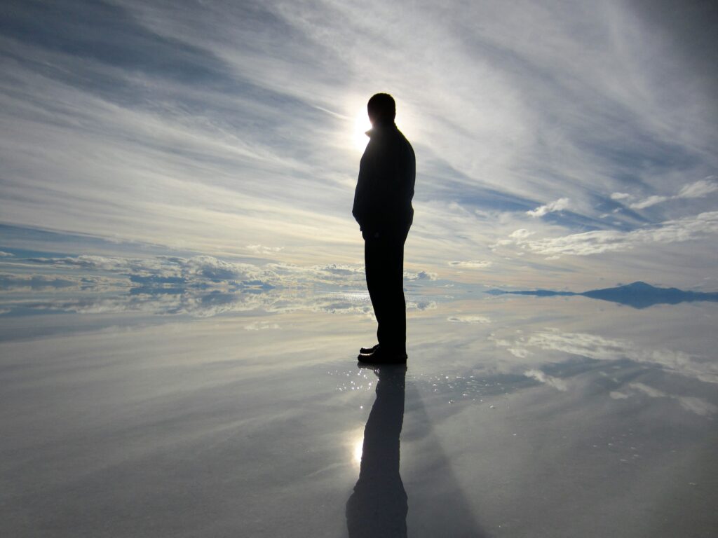 The One Who Can Stand Alone Why True Leadership Begins in Solitude picture